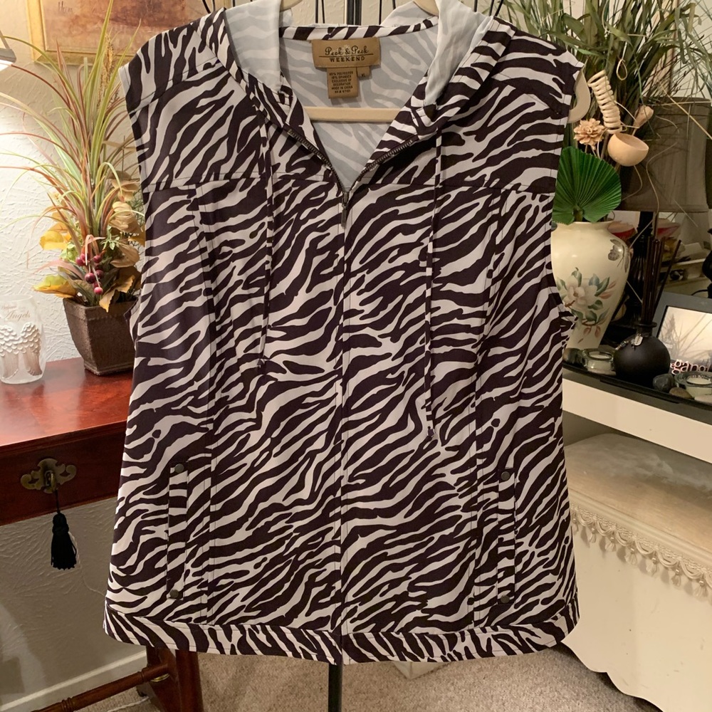 Peck & Peck Top with hoodie